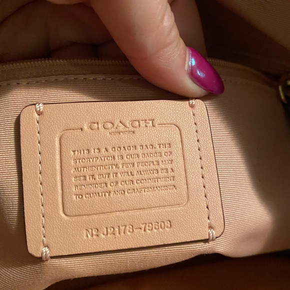 Coach Zip Tote. - Picture 3 of 7